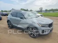2024 Volvo XC40 фото