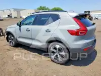 2024 Volvo XC40 photo