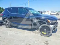2024 Volvo XC40 фото