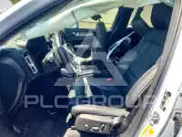 2024 Volvo XC40 фото