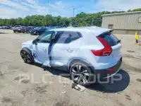 2024 Volvo XC40 фото