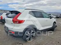 2024 Volvo XC40 фото