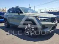 2024 Volvo XC40 фото