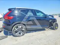 2024 Volvo XC40 фото
