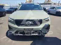 2024 Volvo XC40 фото