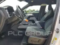 2024 Volvo XC40 фото