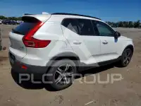 2024 Volvo XC40 фото