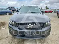 2024 Volvo XC40 фото
