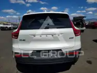 2024 Volvo XC40 фото