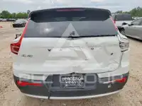 2024 Volvo XC40 фото