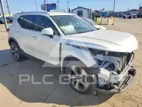 2024 Volvo XC40 фото