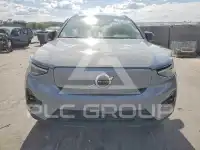 2024 Volvo XC40 фото