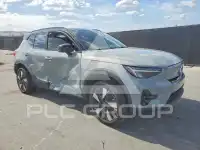 2024 Volvo XC40 фото