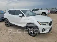 2024 Volvo XC40 фото