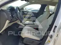 2024 Volvo XC40 фото