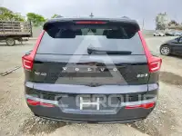 2024 Volvo XC40 фото
