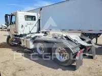 2024 Volvo VNR фото