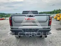 2024 GMC Sierra photo