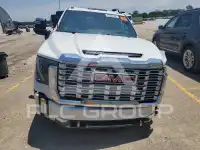 2024 GMC Sierra photo