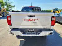 2024 GMC CANYON photo