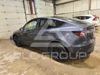 2024 Tesla Model Y фото