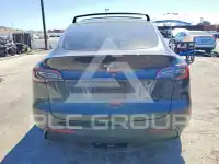 2024 Tesla Model Y фото