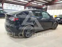 2024 Tesla Model Y фото