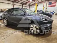 2024 Tesla Model Y photo