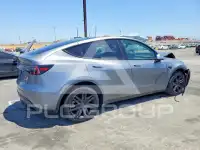 2024 Tesla Model Y фото