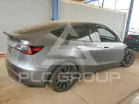 2024 Tesla Model Y фото