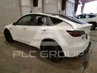 2024 Tesla Model Y фото