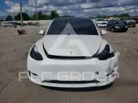 2024 Tesla Model Y photo