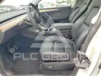 2024 Tesla Model Y фото