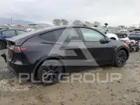2024 Tesla Model Y фото