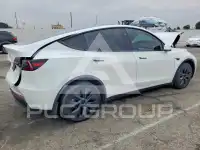 2024 Tesla Model Y фото