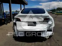 2024 Tesla Model Y фото