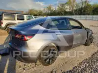 2024 Tesla Model Y фото