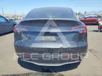 2024 Tesla Model Y фото