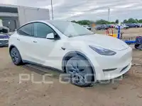 2024 Tesla Model Y фото