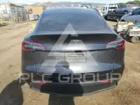 2024 Tesla Model Y фото