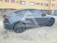 2024 Tesla Model Y фото
