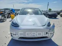 2024 Tesla Model Y фото