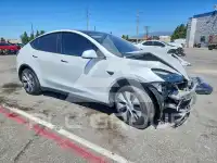 2024 Tesla Model Y фото