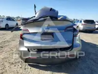 2024 Tesla Model Y фото