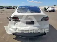 2024 Tesla Model Y фото