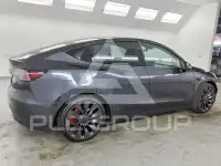 2024 Tesla Model Y фото