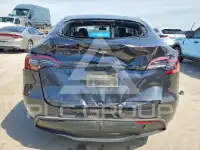 2024 Tesla Model Y фото