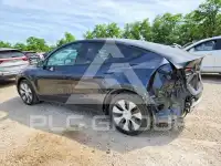 2024 Tesla Model Y фото