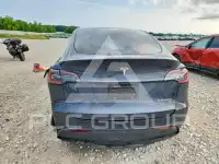 2024 Tesla Model Y фото