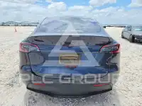 2024 Tesla Model Y photo